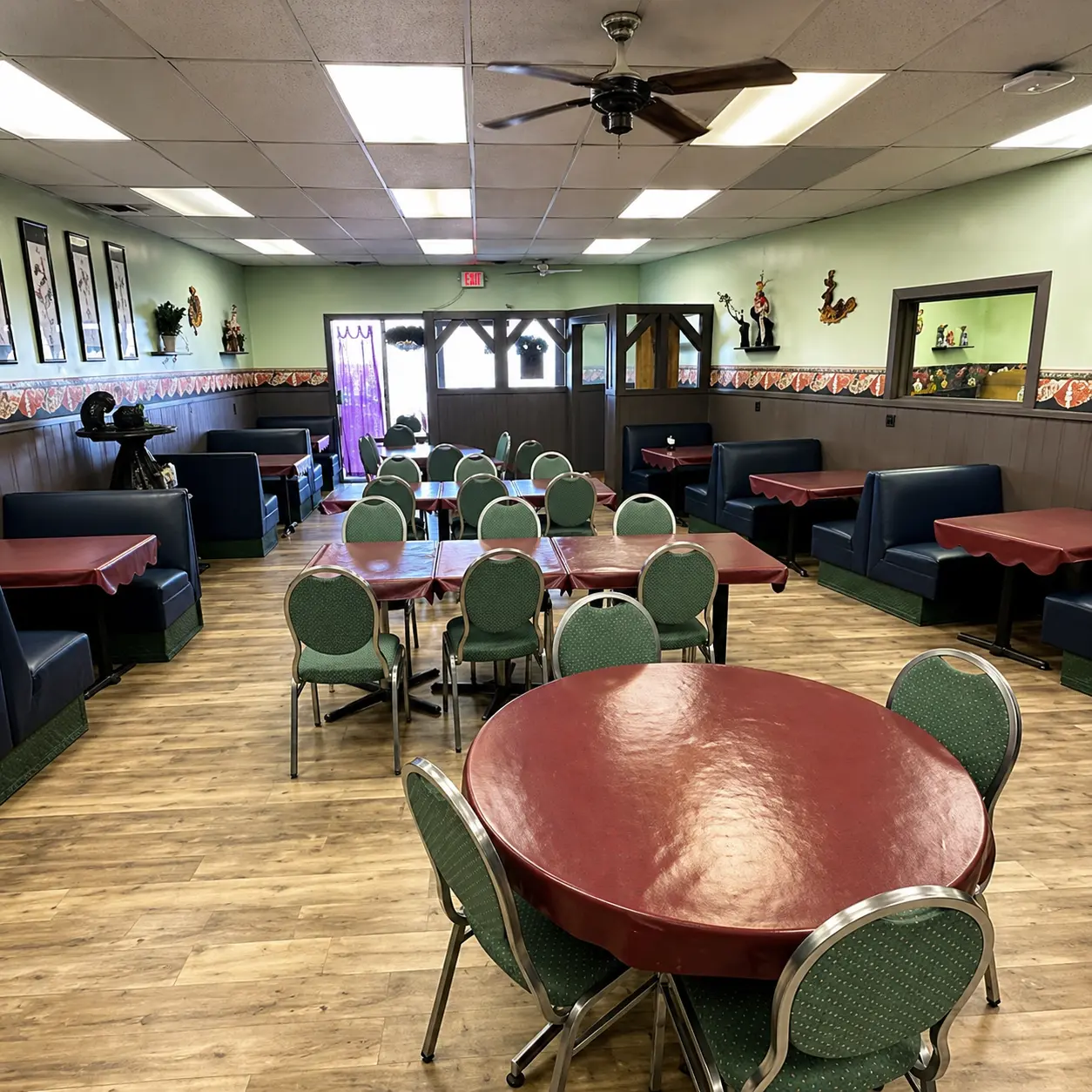 Vietnamese restaurant in Saskatoon — warm hospitality at Minh's Garden